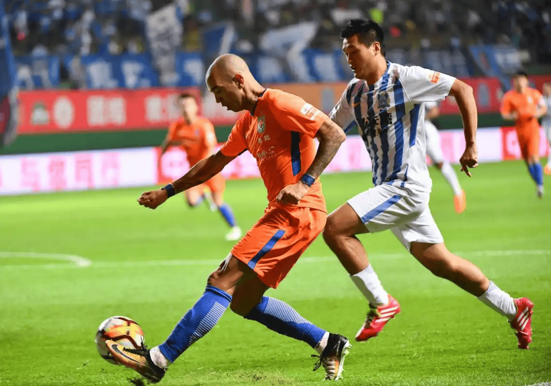 中超冲刺阶段走向成谜；法兰克福刷新队史纪录；媒体盛赞；临场指挥获称赞的简单介绍